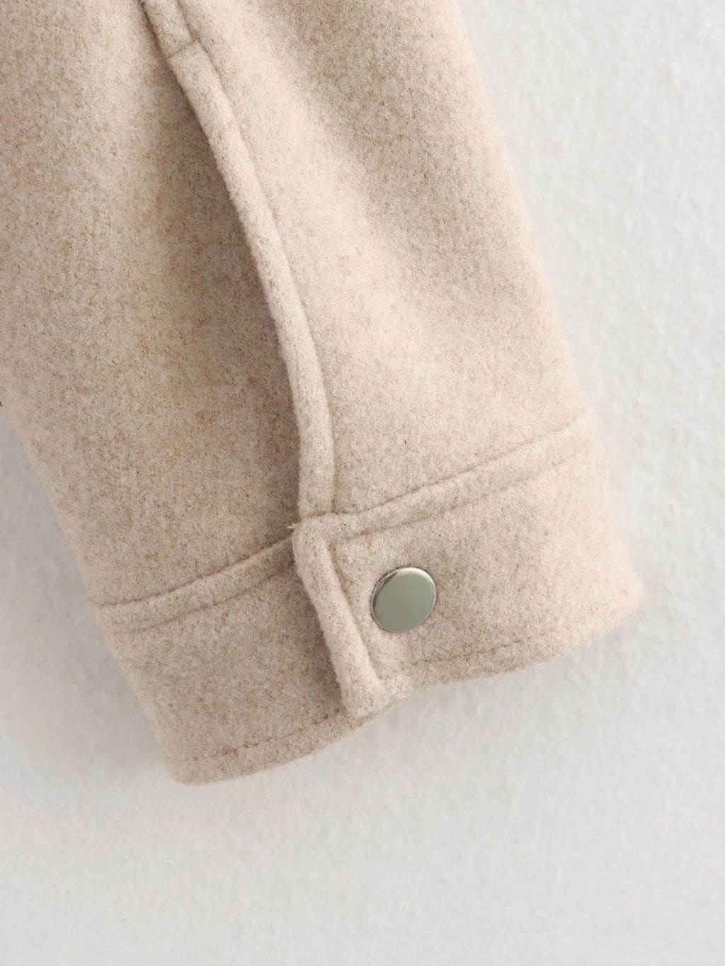 Jaqueta Curta de Lã Batida Minimalista