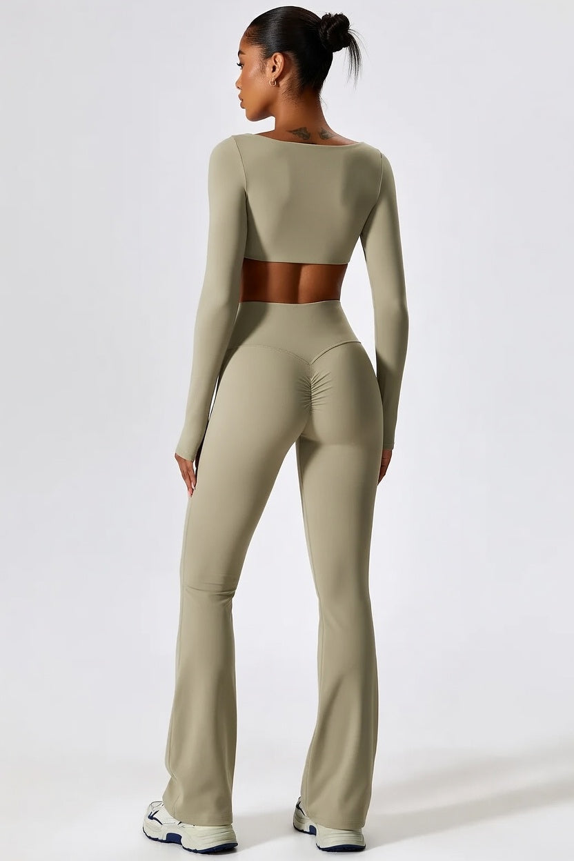 Long Sleeve Top + Leggings — Sleek Fit Workout Set with Sculpting Fit